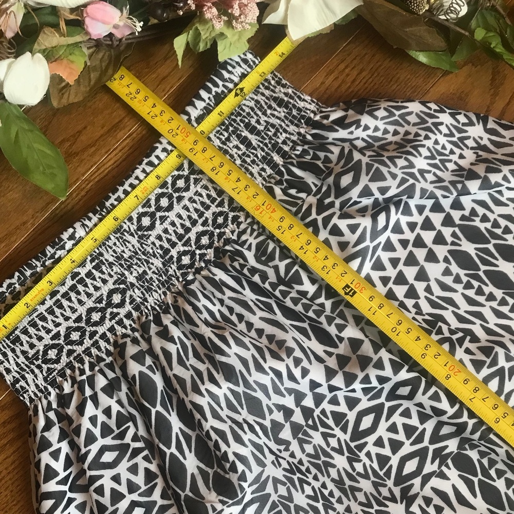 White House Black Market Skirt - Picture 3 of 6